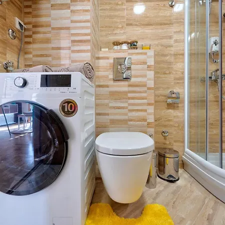 Iris Apartment