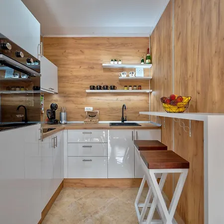 Iris Apartment